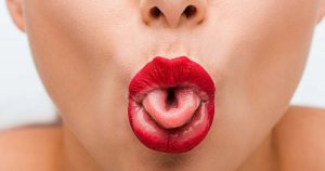 Comment enlever les tâches de rouge à lèvre