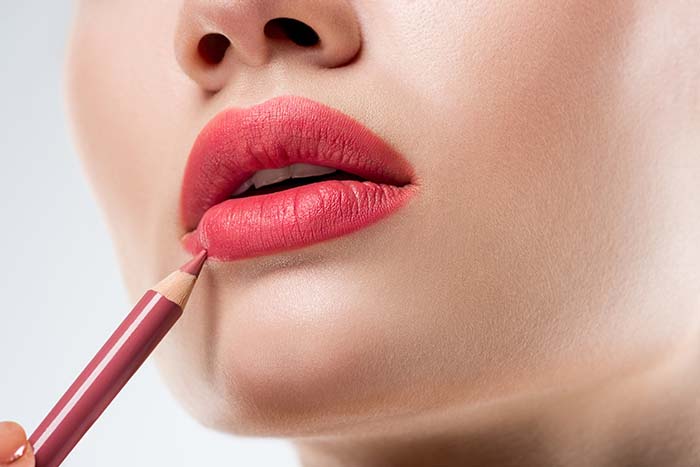Astuces de maquillage lèvres roses